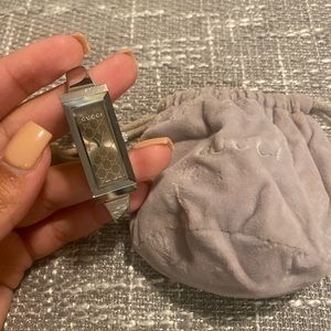 Gucci G-Frame Collection Watch 🤍